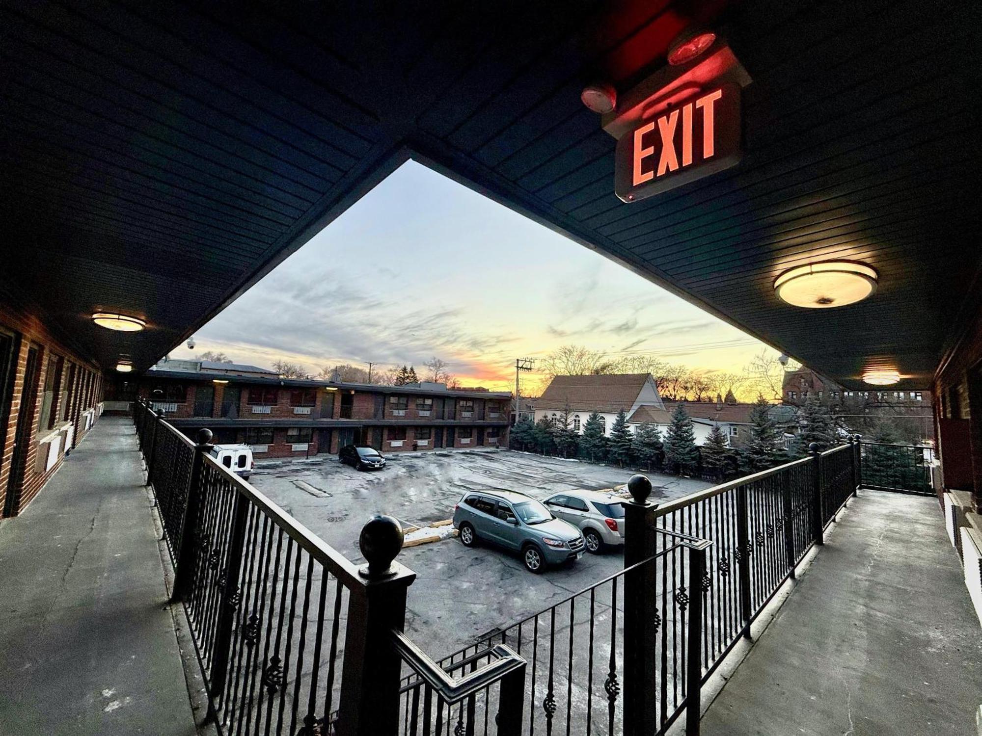 Admiral Motel By Oyo Chicago I-94 Екстер'єр фото